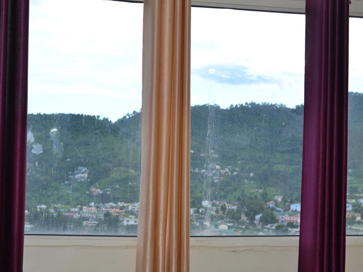Oyo 37525 Hotel Mall Palace Pithorāgarh Kültér fotó