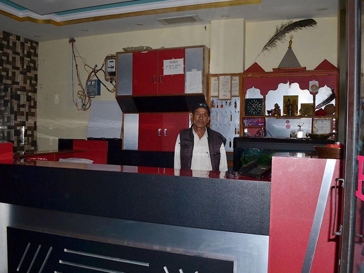 Oyo 37525 Hotel Mall Palace Pithorāgarh Kültér fotó