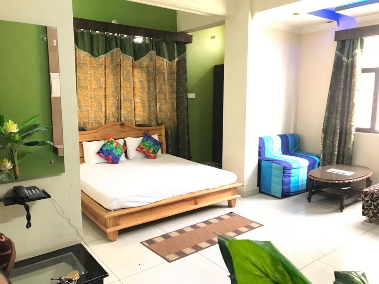 Oyo 37525 Hotel Mall Palace Pithorāgarh Kültér fotó