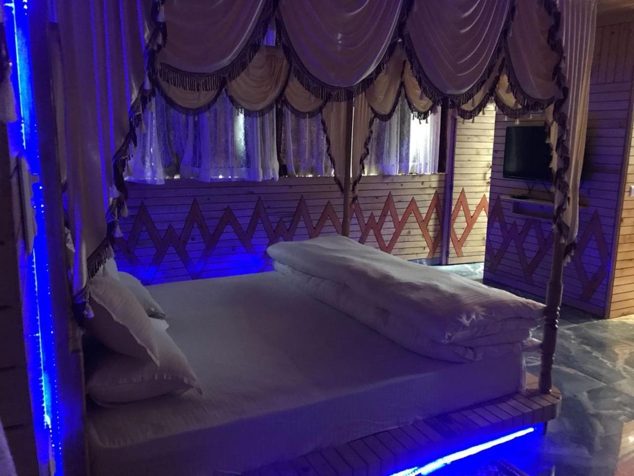 Oyo 37525 Hotel Mall Palace Pithorāgarh Kültér fotó