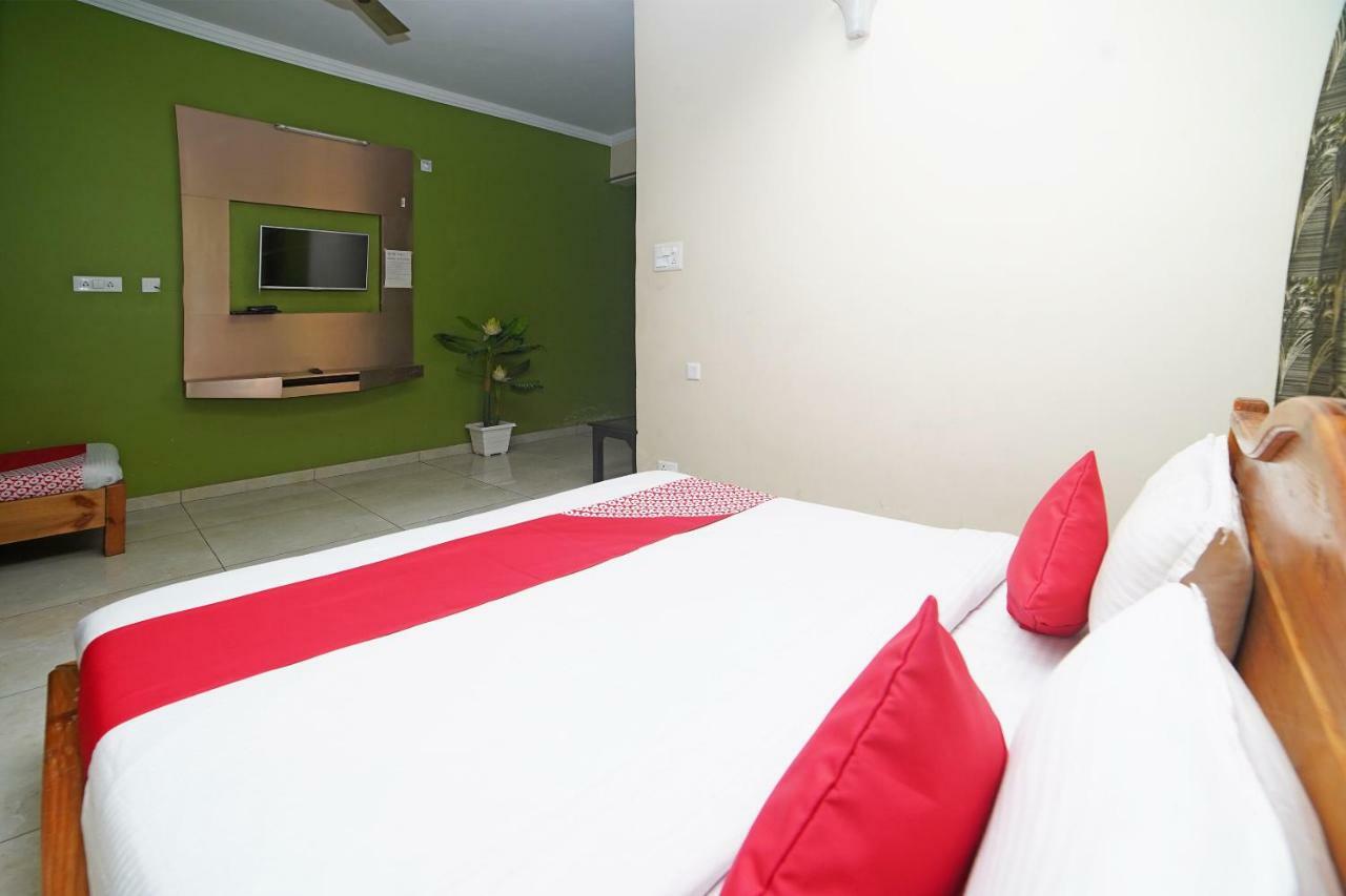 Oyo 37525 Hotel Mall Palace Pithorāgarh Kültér fotó